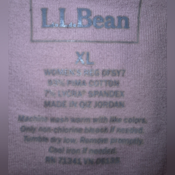 An LL Bean ladies pink sleeveless top in a size XL. Pre-loved and in great shape - Picture 3 of 3